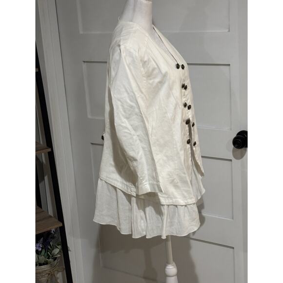 Torrid White Denim Jacket W/ Ruffle Bottom Size 2 MSRP$ 79 - Picture 3 of 7